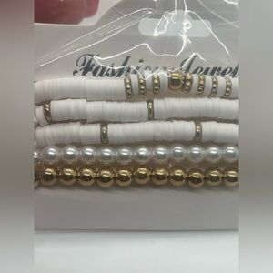 Fashion Jewelry bracelets, white and gold, 5 count